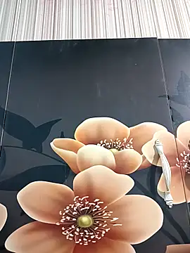 Snapshot of tulip-bae chatting on 10.05.25 tulip-bae online show from 10.05.25