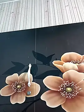 Snapshot of tulip-bae chatting on 10.18.25 tulip-bae online show from 10.18.25