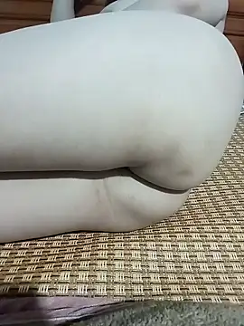 Snapshot of tulip-bae chatting on 11.01.25 tulip-bae online show from 11.01.25