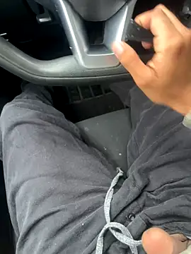 Snapshot of ayrtonmen chatting on 10.22.25 ayrtonmen online show from 10.22.25