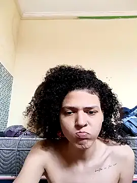 Snapshot of Larissinhamm chatting on 11.06.25 Larissinhamm online show from 11.06.25