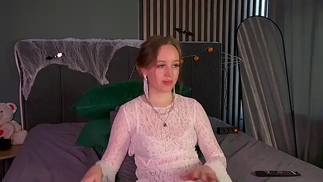 Snapshot of KathyStewart chatting on 11.03.25 KathyStewart online show from 11.03.25