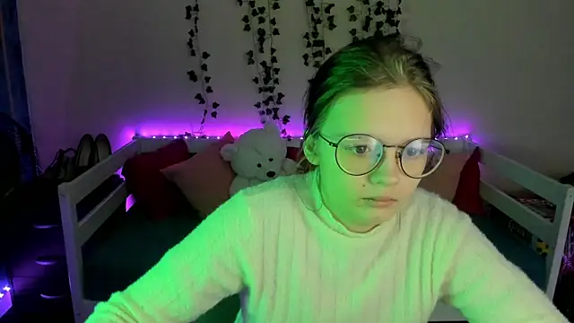 shy elina01 online show from 10.25.25