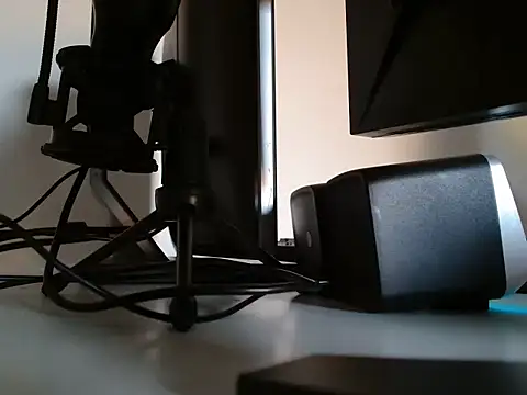 Snapshot of Sex_bomb30 chatting on 10.13.25 Sex bomb30 online show from 10.13.25