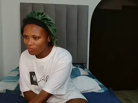 Snapshot of Sex_bomb30 chatting on 10.26.25 Sex bomb30 online show from 10.26.25