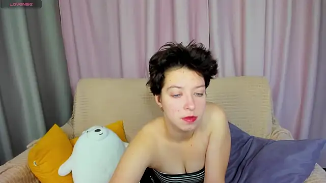 Sara Frayer online show from 11.12.25