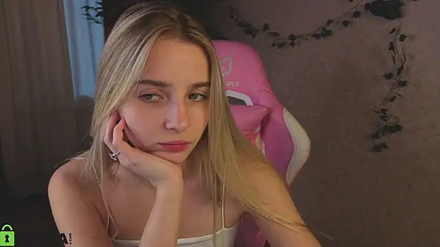 L1na Reeds online show from 04.21.26