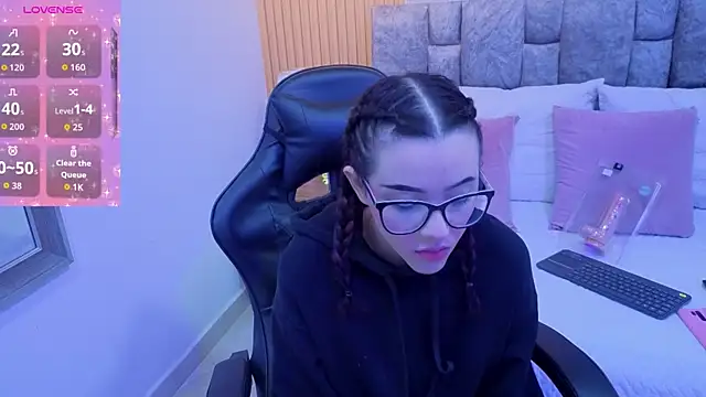 Snapshot of angel__kiss chatting on 01.17.26 angel kiss online show from 01.17.26