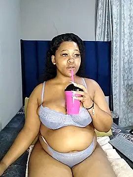 Snapshot of SweetJuicyPussy97 chatting on 02.18.26 SweetJuicyPussy97 online show from 02.18.26