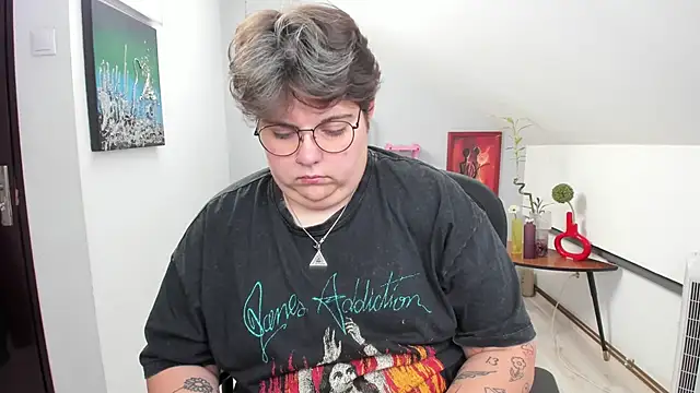 IvyRhodes online show from 10.07.25