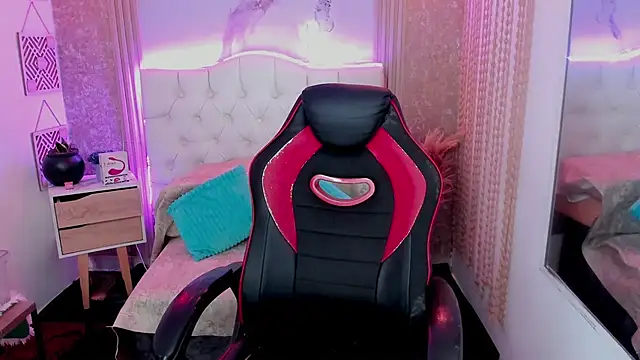 Snapshot of AriaVega chatting on 02.23.26 AriaVega online show from 02.23.26