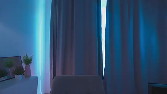 Snapshot of formoneyes chatting on 10.09.25 formoneyes online show from 10.09.25