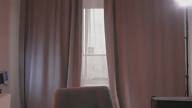 Snapshot of formoneyes chatting on 10.10.25 formoneyes online show from 10.10.25