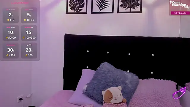 Haiily Baeker online show from 11.08.25