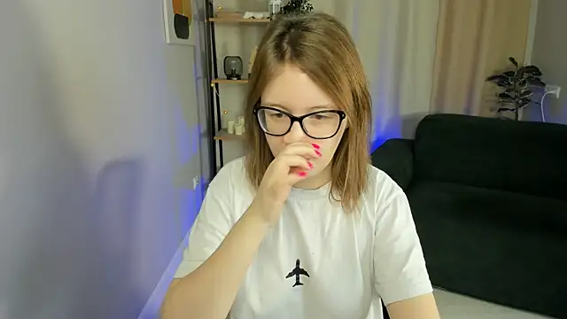 Snapshot of arizzzona chatting on 10.10.25 arizzzona online show from 10.10.25