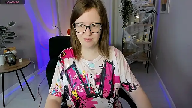 Snapshot of arizzzona chatting on 11.02.25 arizzzona online show from 11.02.25