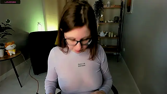 Snapshot of arizzzona chatting on 11.17.25 arizzzona online show from 11.17.25