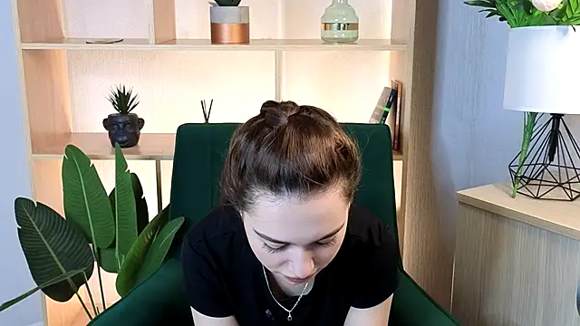 FrankieViall online show from 10.03.25