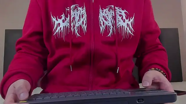 LiamThunder05  online show from 11.18.25