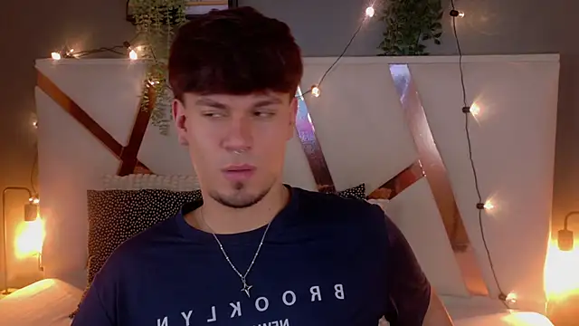 LiamThunder05  online show from 11.28.25