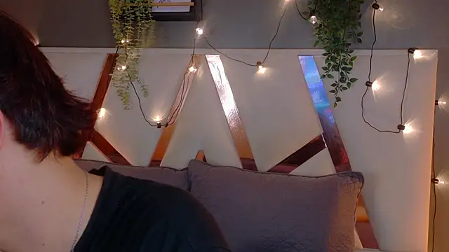 LiamThunder05  online show from 12.16.25