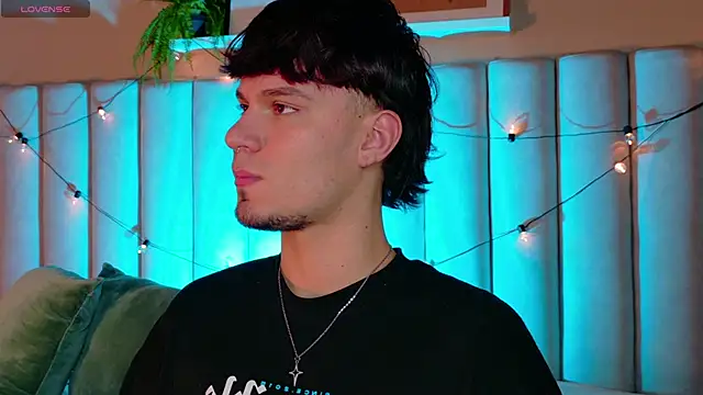 LiamThunder05  online show from 12.20.25