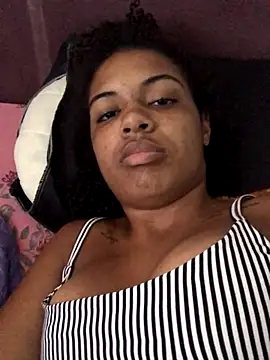 Snapshot of Lorennapires chatting on 10.24.25 Lorennapires online show from 10.24.25