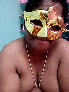 Snapshot of supcpl chatting on 11.04.25 supcpl online show from 11.04.25