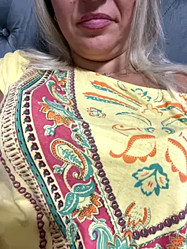 Daiana Andra online show from 10.12.25