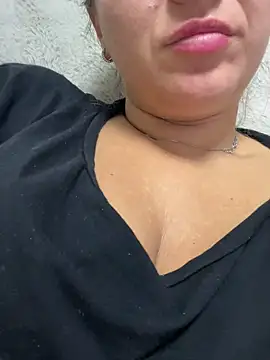 Daiana Andra online show from 10.18.25