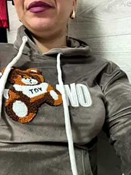 Daiana Andra online show from 10.20.25