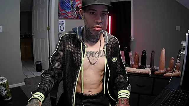 Snapshot of Michigan9000 chatting on 11.17.25 Michigan9000 online show from 11.17.25