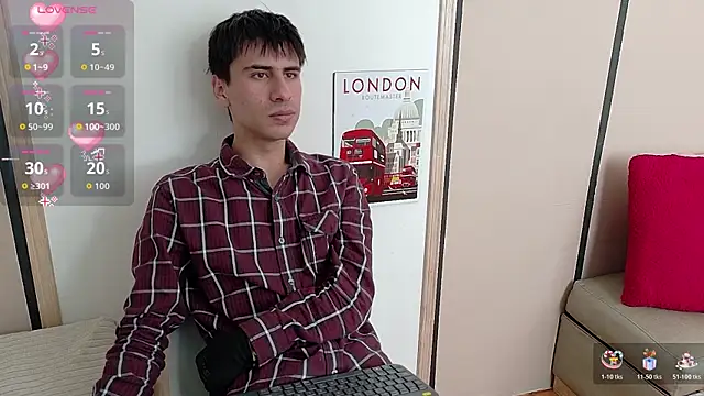 Snapshot of Troy_boy19 chatting on 10.21.25 Troy boy19 online show from 10.21.25