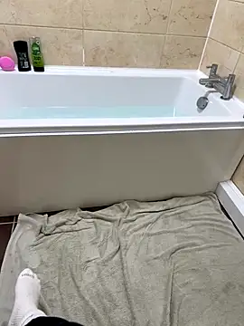 Snapshot of MimiMaee chatting on 10.03.25 MimiMaee online show from 10.03.25