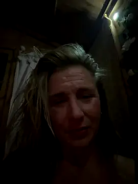 Snapshot of MimiMaee chatting on 10.05.25 MimiMaee online show from 10.05.25