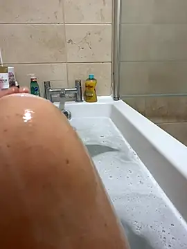 Snapshot of MimiMaee chatting on 10.08.25 MimiMaee online show from 10.08.25