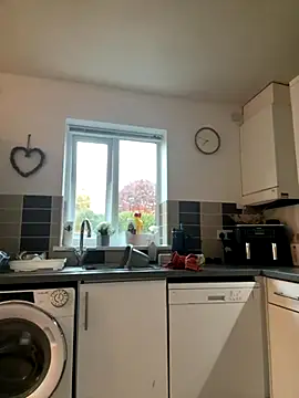 Snapshot of MimiMaee chatting on 10.21.25 MimiMaee online show from 10.21.25