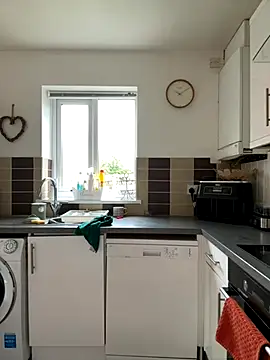 Snapshot of MimiMaee chatting on 11.18.25 MimiMaee online show from 11.18.25