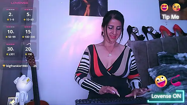 Snapshot of Agathabrunner chatting on 11.02.25 Agathabrunner online show from 11.02.25