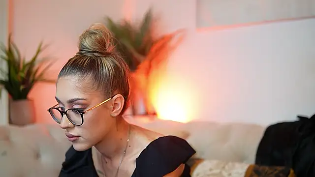 AileenKiss online show from 10.09.25