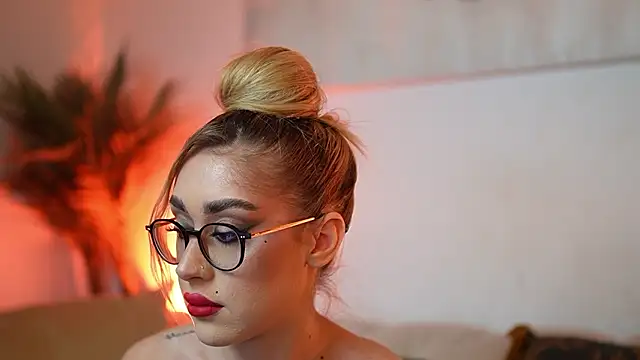 Snapshot of AileenKiss chatting on 02.07.26 AileenKiss online show from 02.07.26