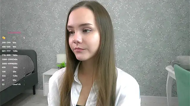 Snapshot of SweetSaraPie chatting on 10.25.25 SweetSaraPie online show from 10.25.25