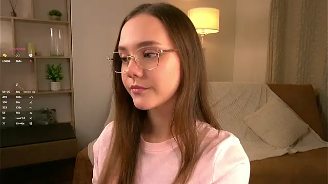 Snapshot of SweetSaraPie chatting on 01.08.26 SweetSaraPie online show from 01.08.26