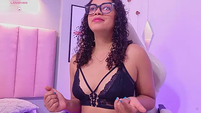 Snapshot of CamilaLevy chatting on 04.18.26 CamilaLevy online show from 04.18.26