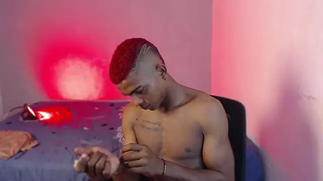 Snapshot of Dominus_kane01 chatting on 11.11.25 Dominus kane01 online show from 11.11.25