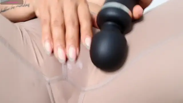 Snapshot of Shanell_Rousex chatting on 10.30.25 Shanell Rousex online show from 10.30.25