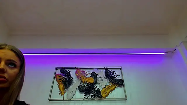 Snapshot of VikaFever chatting on 11.08.25 VikaFever online show from 11.08.25