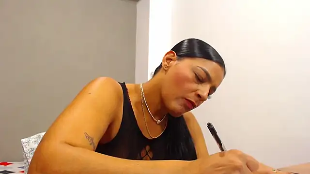 Snapshot of SamyBigTitis chatting on 10.08.25 SamyBigTitis online show from 10.08.25