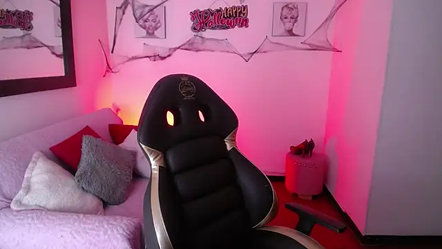 Snapshot of Andy_Eagleton_20_ chatting on 10.17.25 Andy Eagleton 20 online show from 10.17.25