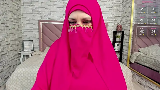 Aisha Hadi online show from 10.06.25